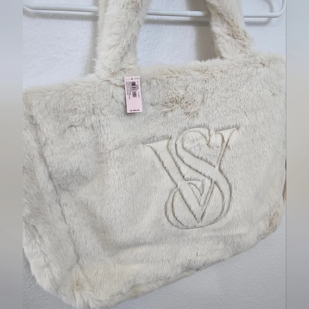 NWT Victoria Secret Beige Soft Zip Shoulder Tote - Picture 2 of 7